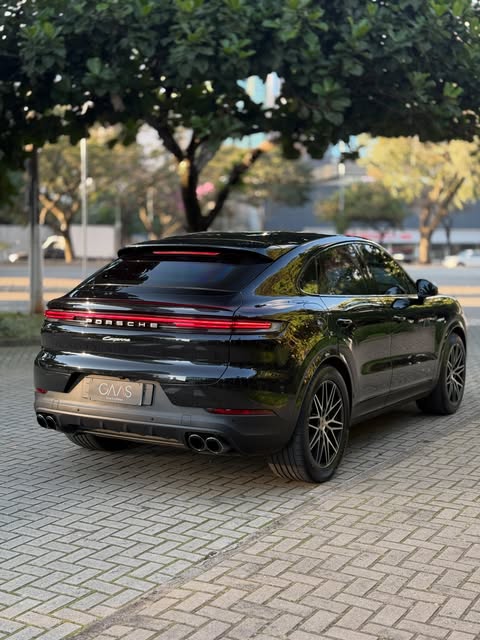 PORSCHE CAYENNE E-HYBRID COUPÉ - Imagem 4