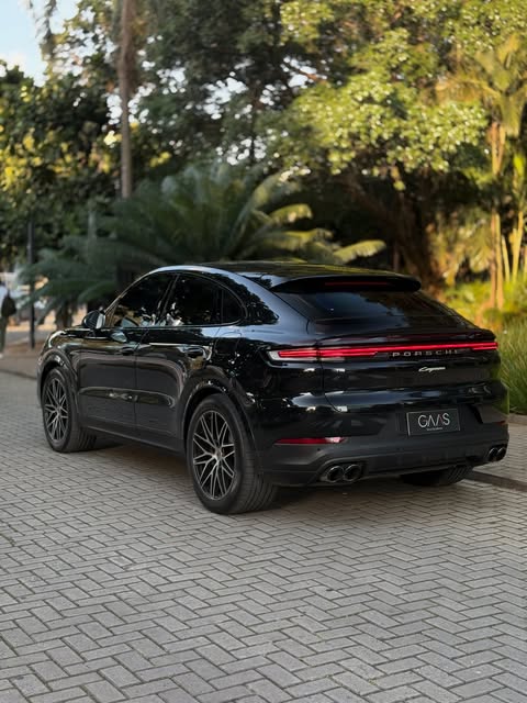 PORSCHE CAYENNE E-HYBRID COUPÉ - Imagem 6