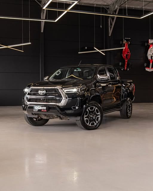 TOYOTA HILUX SRX PLUS