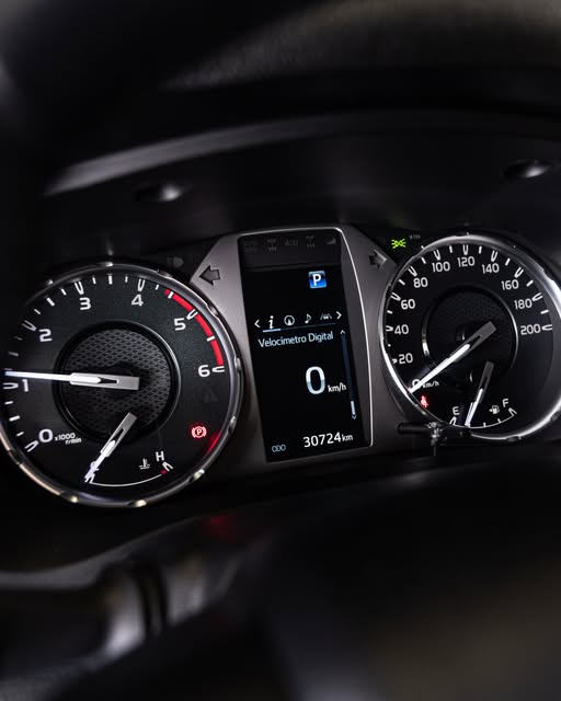 TOYOTA HILUX CD SRX PLUS - Imagem 5