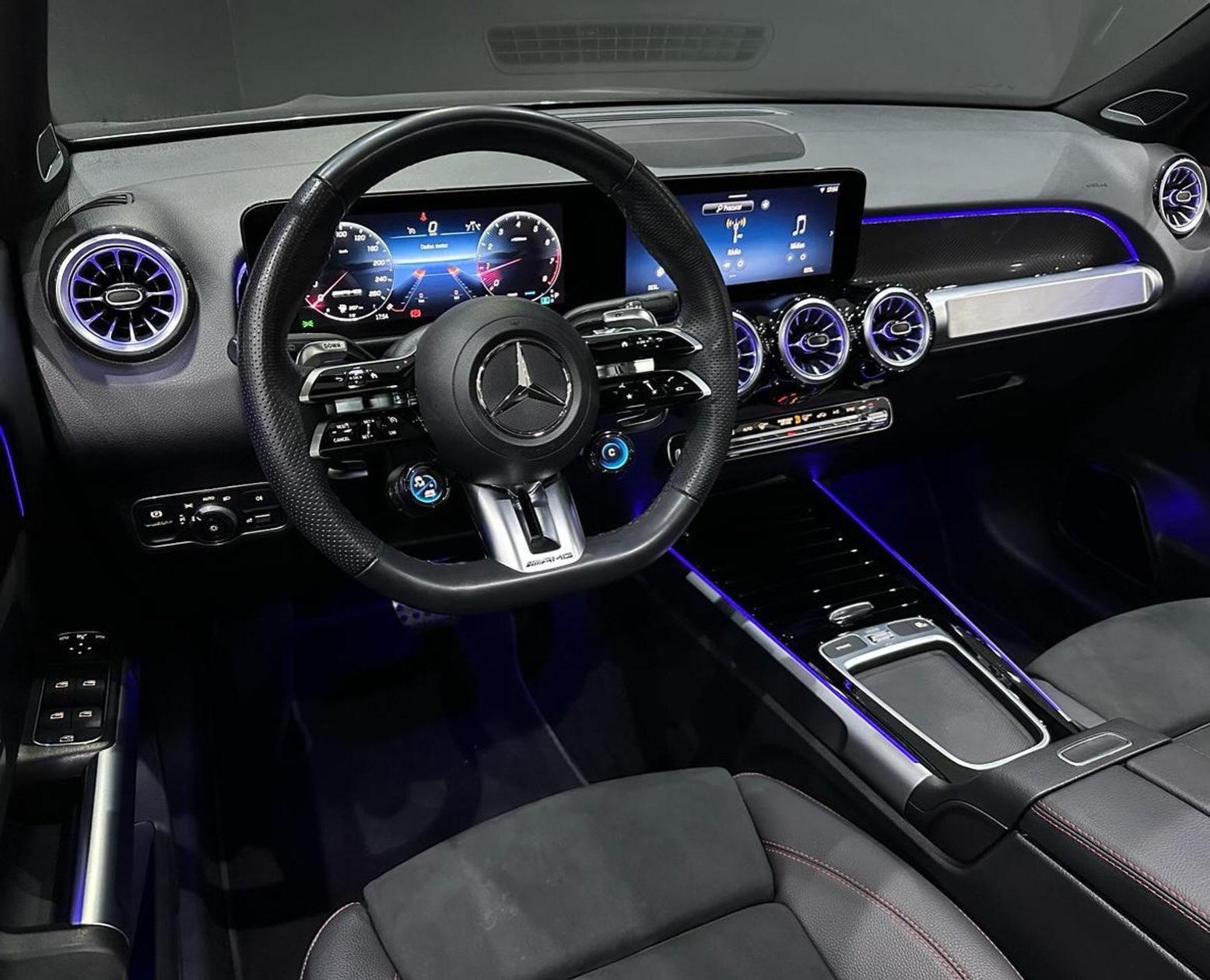 MERCEDES-BENZ GLB 35 AMG 2.0 MHEV 4MATIC SPEEDSHIFT - Imagem 7