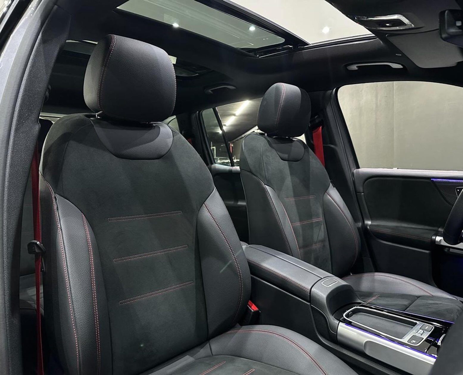 MERCEDES-BENZ GLB 35 AMG 2.0 MHEV 4MATIC SPEEDSHIFT - Imagem 8