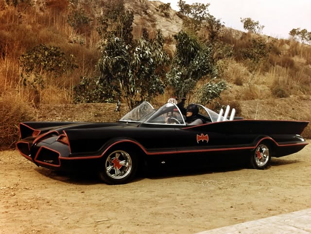 BATMÓVEL TRIBUTO BATMOBILE 1966 - Imagem 19