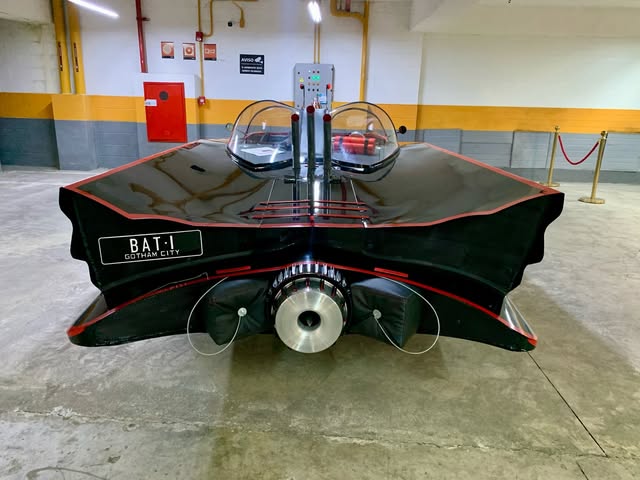 BATMÓVEL TRIBUTO BATMOBILE 1966 - Imagem 4