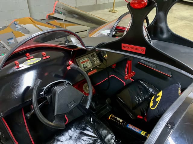 BATMÓVEL TRIBUTO BATMOBILE 1966 - Imagem 10