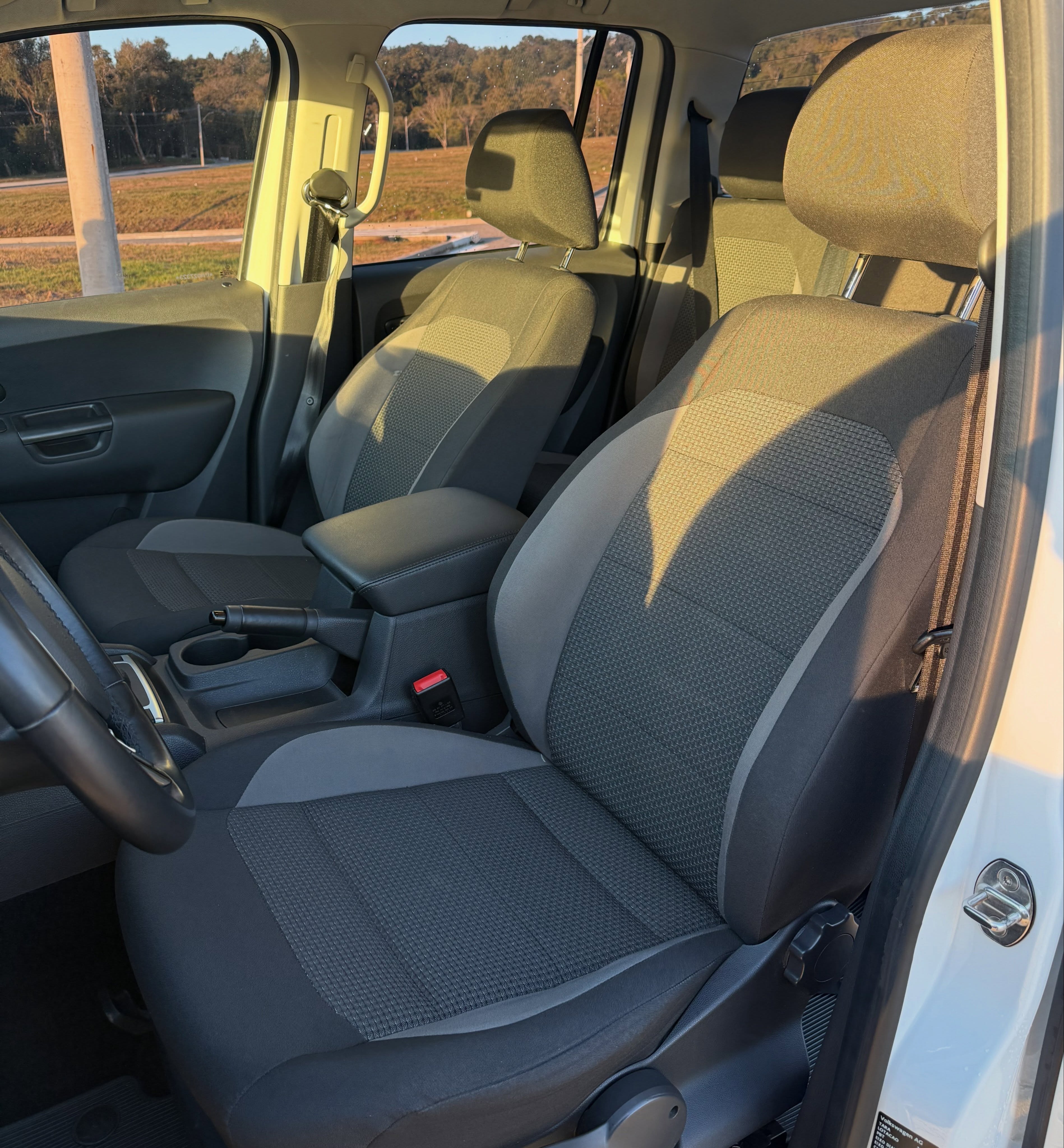 VOLKSWAGEN AMAROK COMFORTLINE - Imagem 8