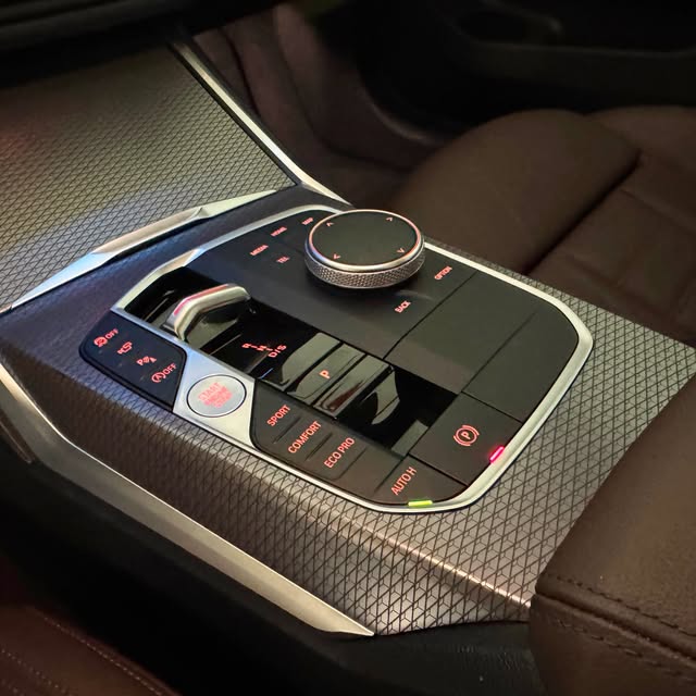 BMW 320I M SPORT - Imagem 10