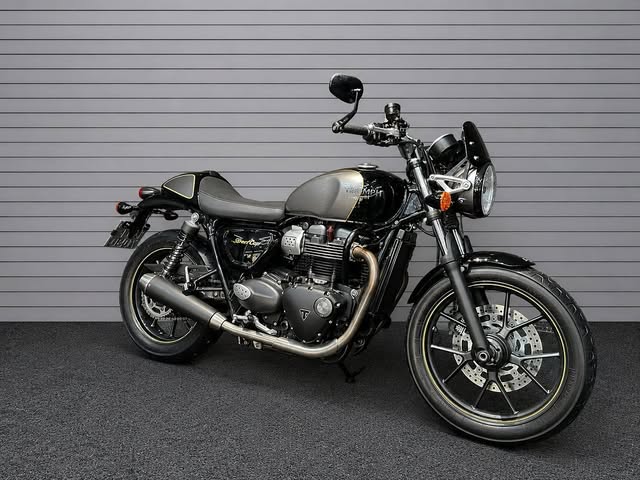 TRIUMPH STREET CUP - Imagem 1