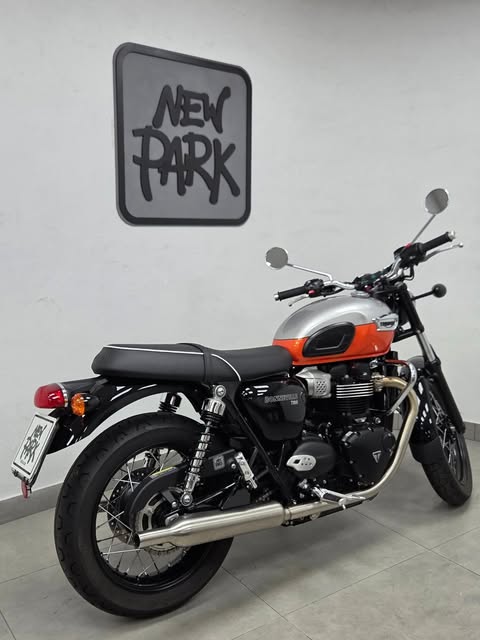 TRIUMPH BONNEVILLE T-100 - Imagem 1