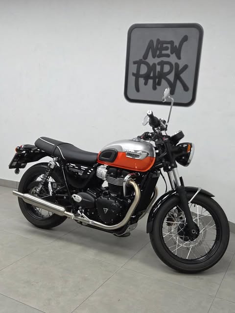 TRIUMPH BONNEVILLE T-100 - Imagem 3