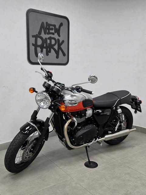 TRIUMPH BONNEVILLE T-100 - Imagem 10