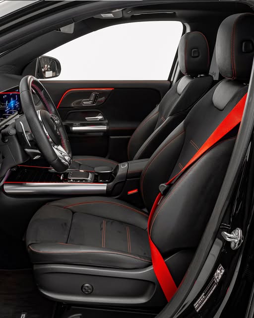 MERCEDES-BENZ GLA 35 AMG - Imagem 4