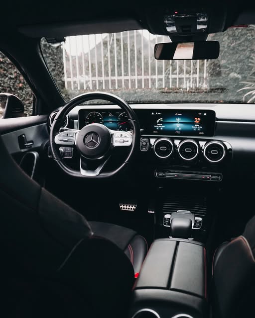 MERCEDES-BENZ A250 LAUNCH EDITION - Imagem 3