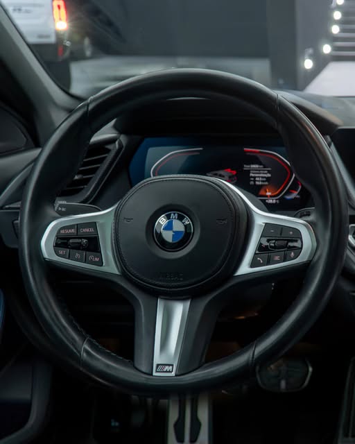 BMW 118I M SPORT - Imagem 8