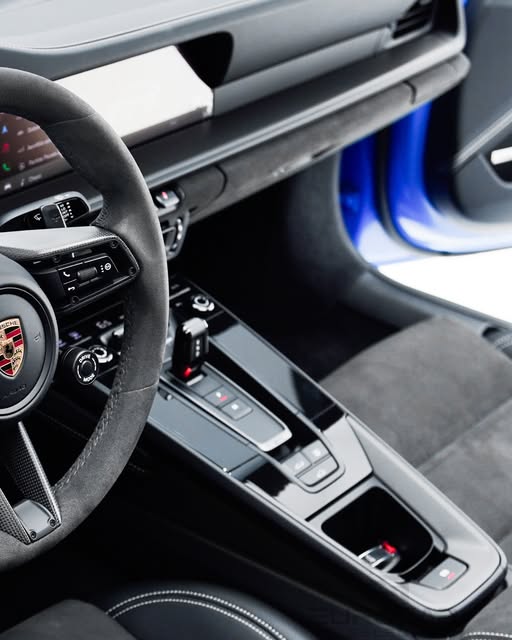PORSCHE 911 CARRERA GTS - Imagem 5
