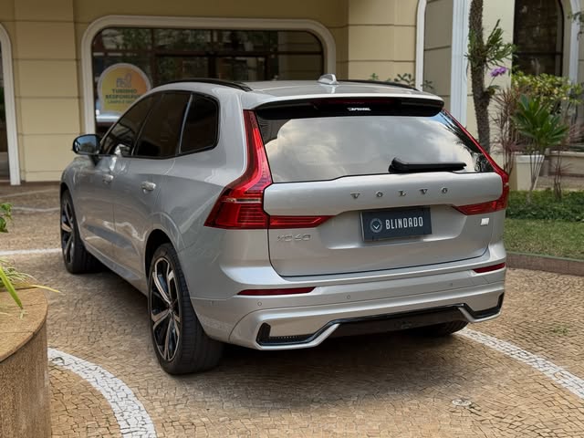 VOLVO XC60 ULTIMATE DARK - Imagem 3