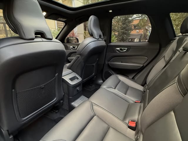 VOLVO XC60 ULTIMATE DARK - Imagem 6