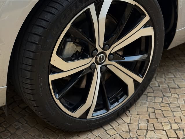 VOLVO XC60 ULTIMATE DARK - Imagem 8