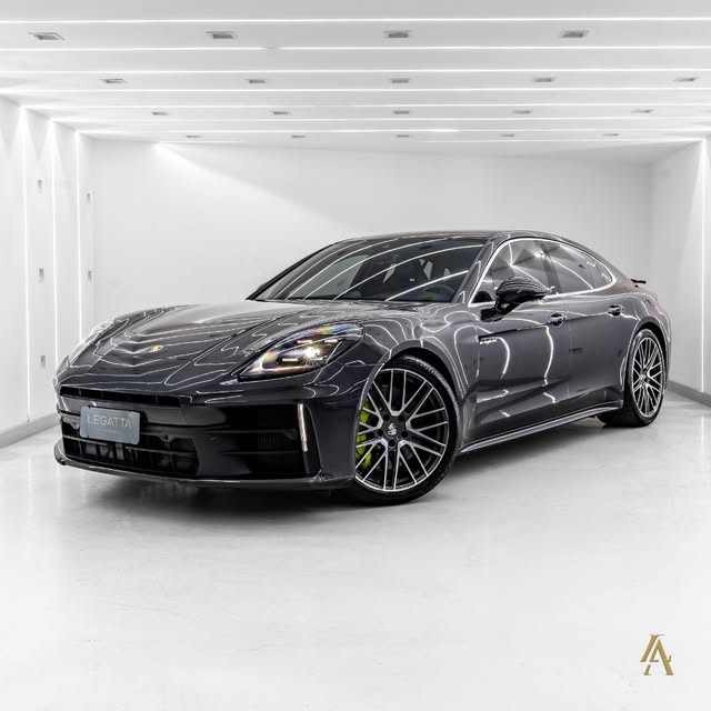 PORSCHE PANAMERA 4 E-HYBRID - Imagem 1