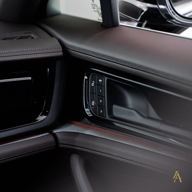 PORSCHE PANAMERA 4 E-HYBRID - Imagem 15