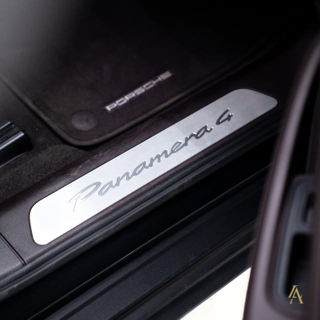 PORSCHE PANAMERA 4 E-HYBRID - Imagem 17