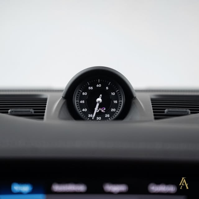 PORSCHE PANAMERA 4 E-HYBRID - Imagem 18