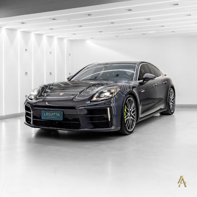 PORSCHE PANAMERA 4 E-HYBRID - Imagem 3