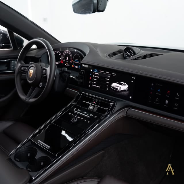 PORSCHE PANAMERA 4 E-HYBRID - Imagem 7