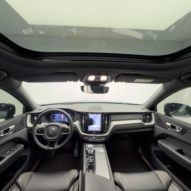 VOLVO XC 60 T-8 ULTIM.DARK - Imagem 9