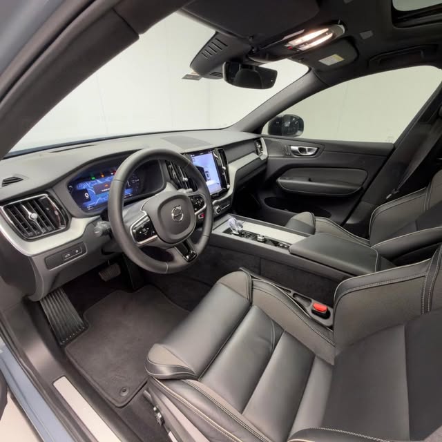 VOLVO XC 60 T-8 ULTIM.DARK - Imagem 10