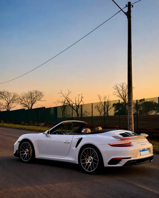PORSCHE 911 TURBO S CABRIOLET - Imagem 2