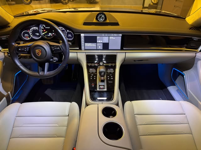 PORSCHE PANAMERA TURBO S HÍBRIDA - Imagem 10