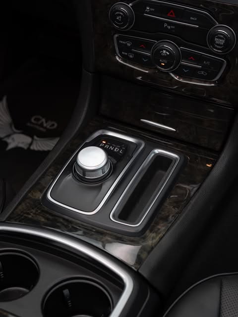 CHRYSLER 300C - Imagem 12