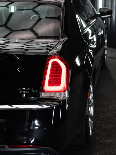 CHRYSLER 300C - Imagem 15
