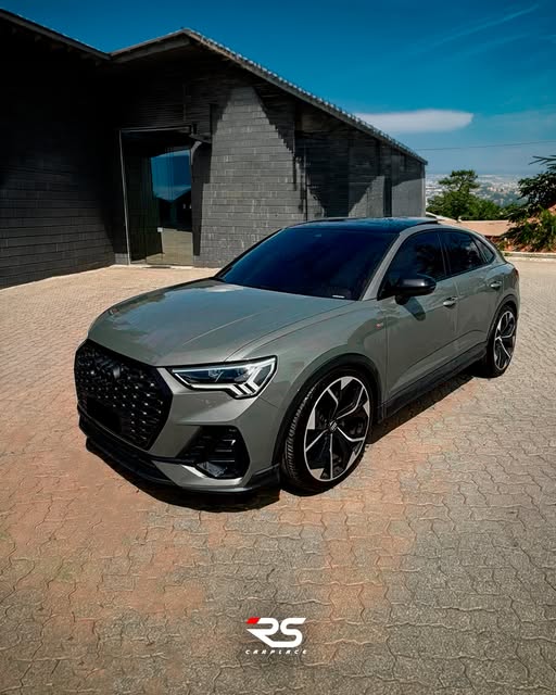 AUDI Q3 SPORTBACK PERFORMANCE BLACK - Imagem 1
