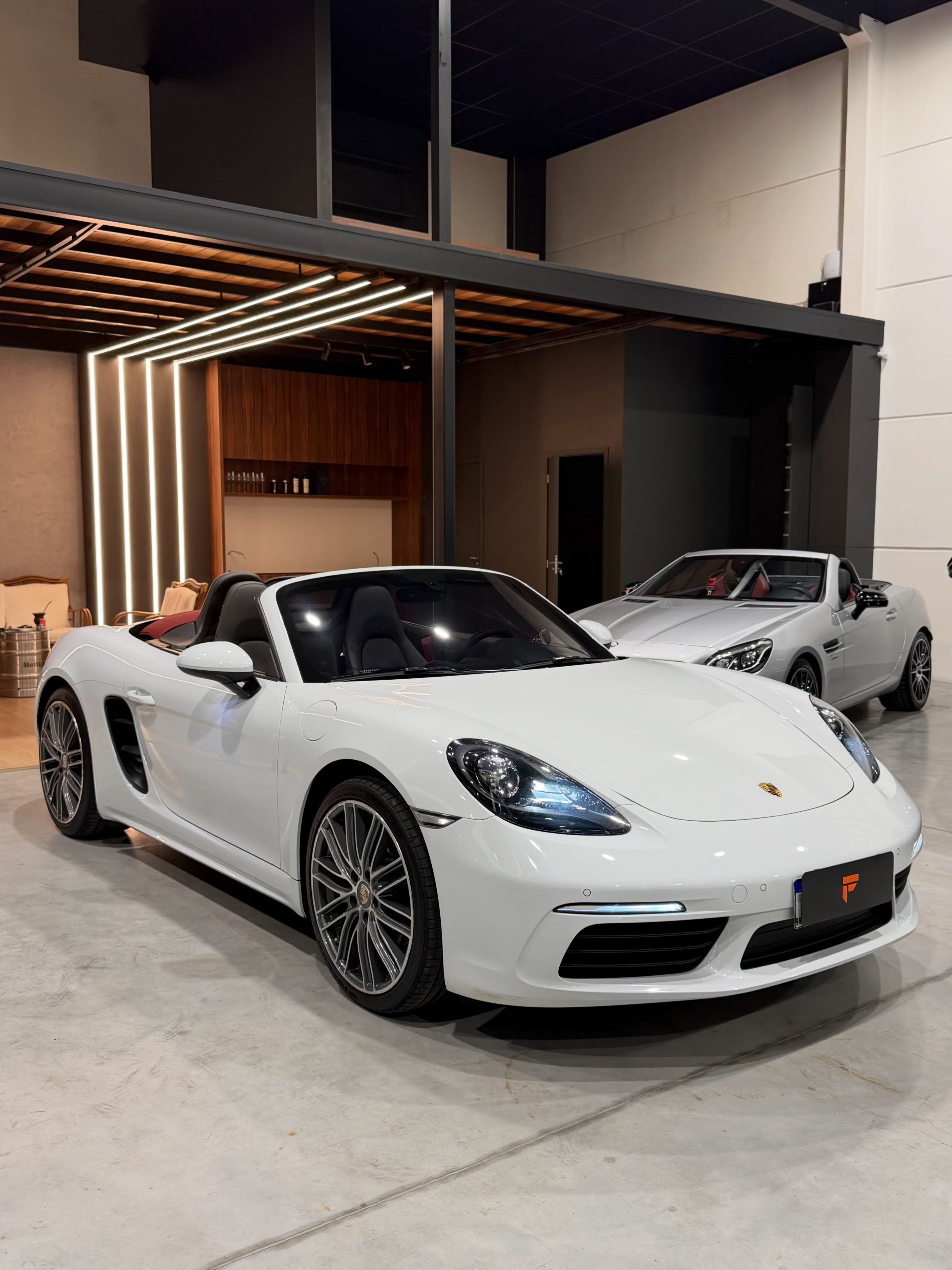 PORSCHE 718 BOXSTER 2.0 TURBO - Imagem 3