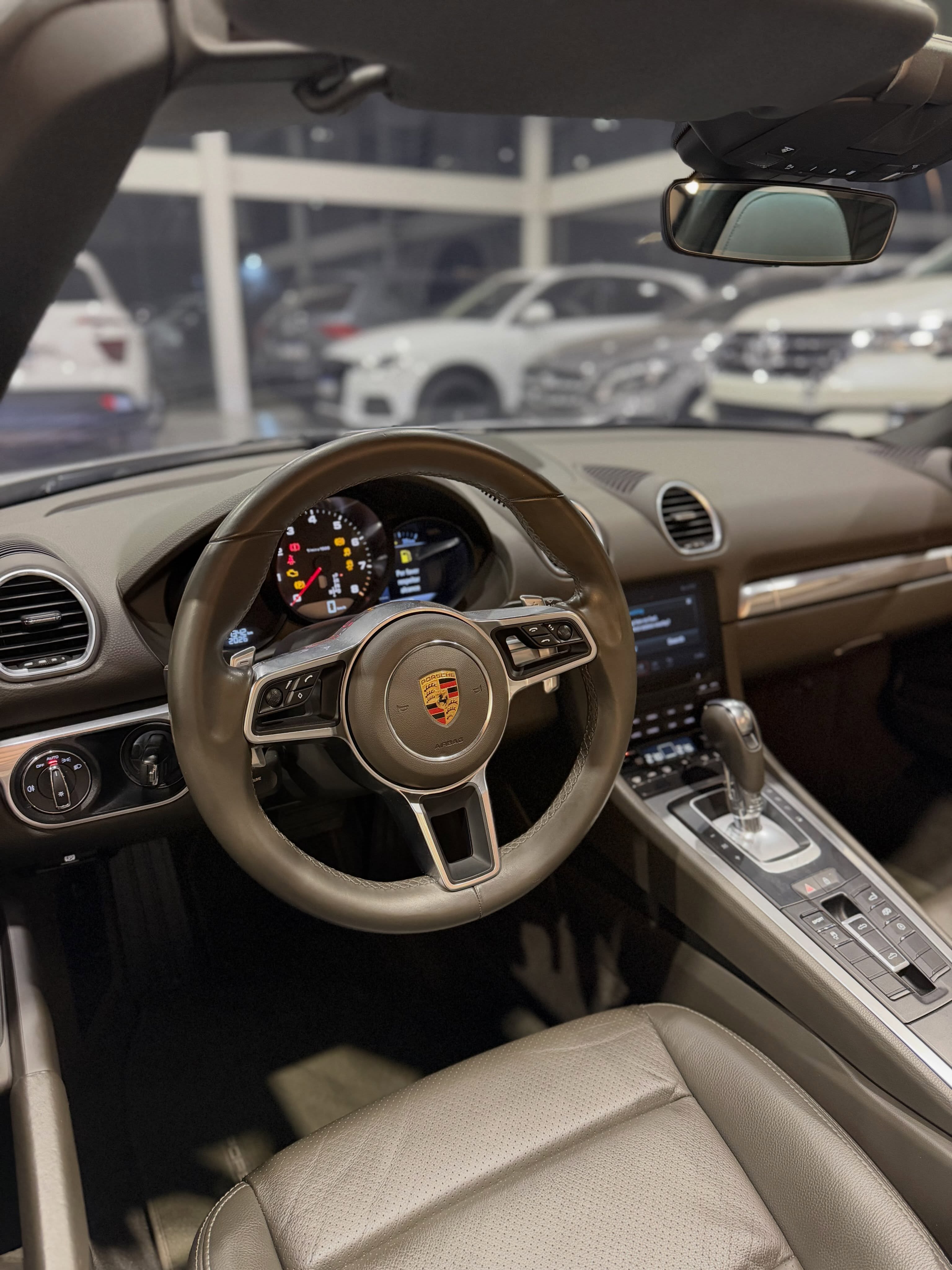 PORSCHE 718 BOXSTER 2.0 TURBO - Imagem 9
