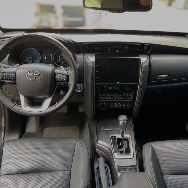 TOYOTA HILUX SW4 SRX PLATINUM - Imagem 7