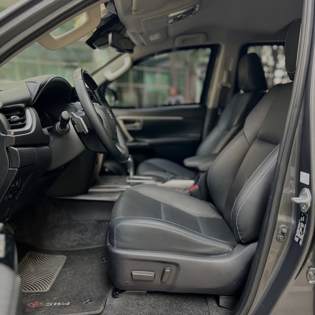 TOYOTA HILUX SW4 SRX PLATINUM - Imagem 8