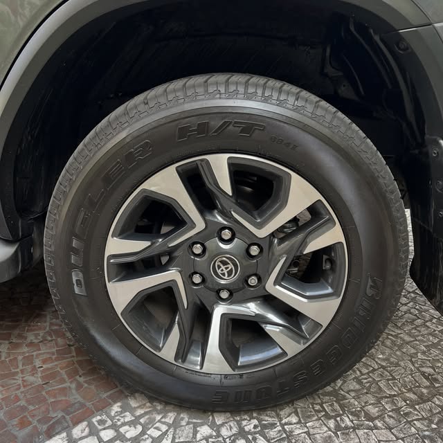 TOYOTA HILUX SW4 SRX PLATINUM - Imagem 10