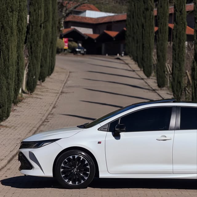TOYOTA COROLLA GR-S - Imagem 3