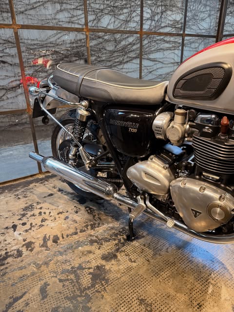 TRIUMPH BONNEVILLE - Imagem 5