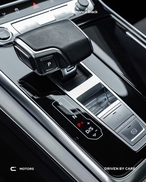 AUDI Q8 PERFORMANCE BLACK - Imagem 11