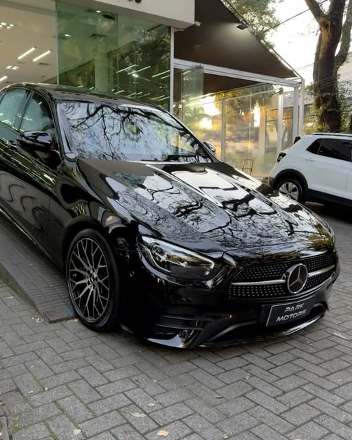 MERCEDES-BENZ E 300 AMG LINE - Imagem 4