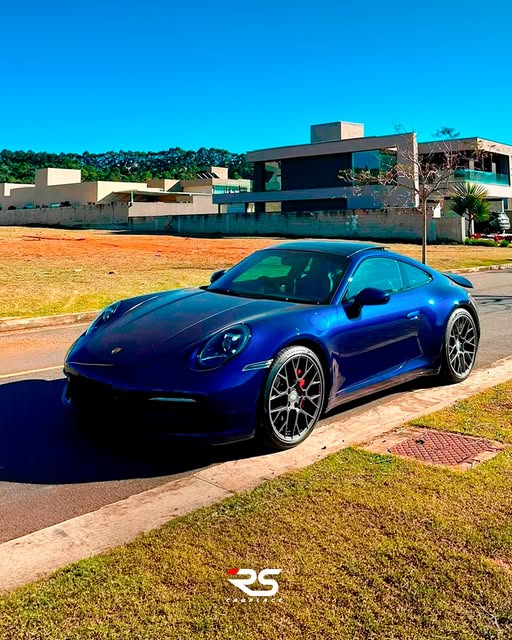 PORSCHE 911 CARRERA - Imagem 1