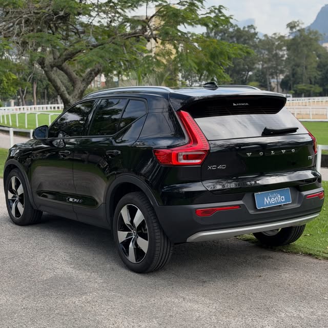 VOLVO XC40 T5 MOMENTUM BLINDADO - Imagem 4