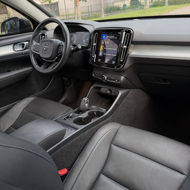 VOLVO XC40 T5 MOMENTUM BLINDADO - Imagem 6