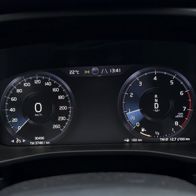 VOLVO XC40 T5 MOMENTUM BLINDADO - Imagem 10