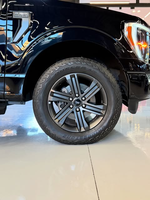 FORD F-150 LARIAT - Imagem 15