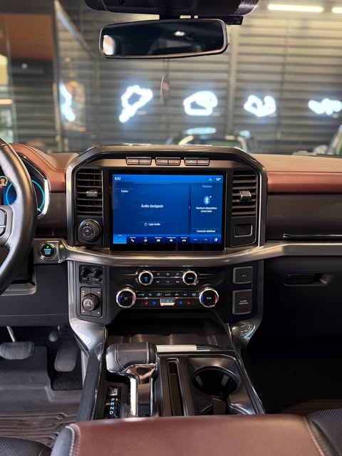 FORD F-150 LARIAT - Imagem 10